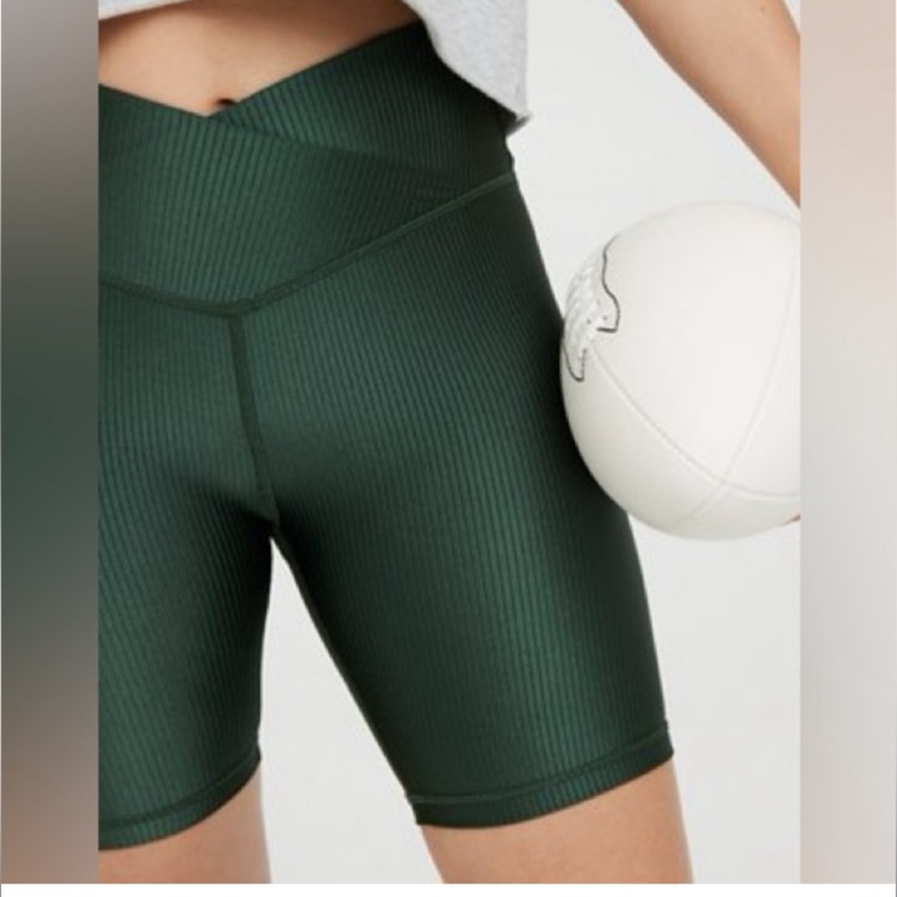 Offline Ribbed Crossover Biker Short High Rise